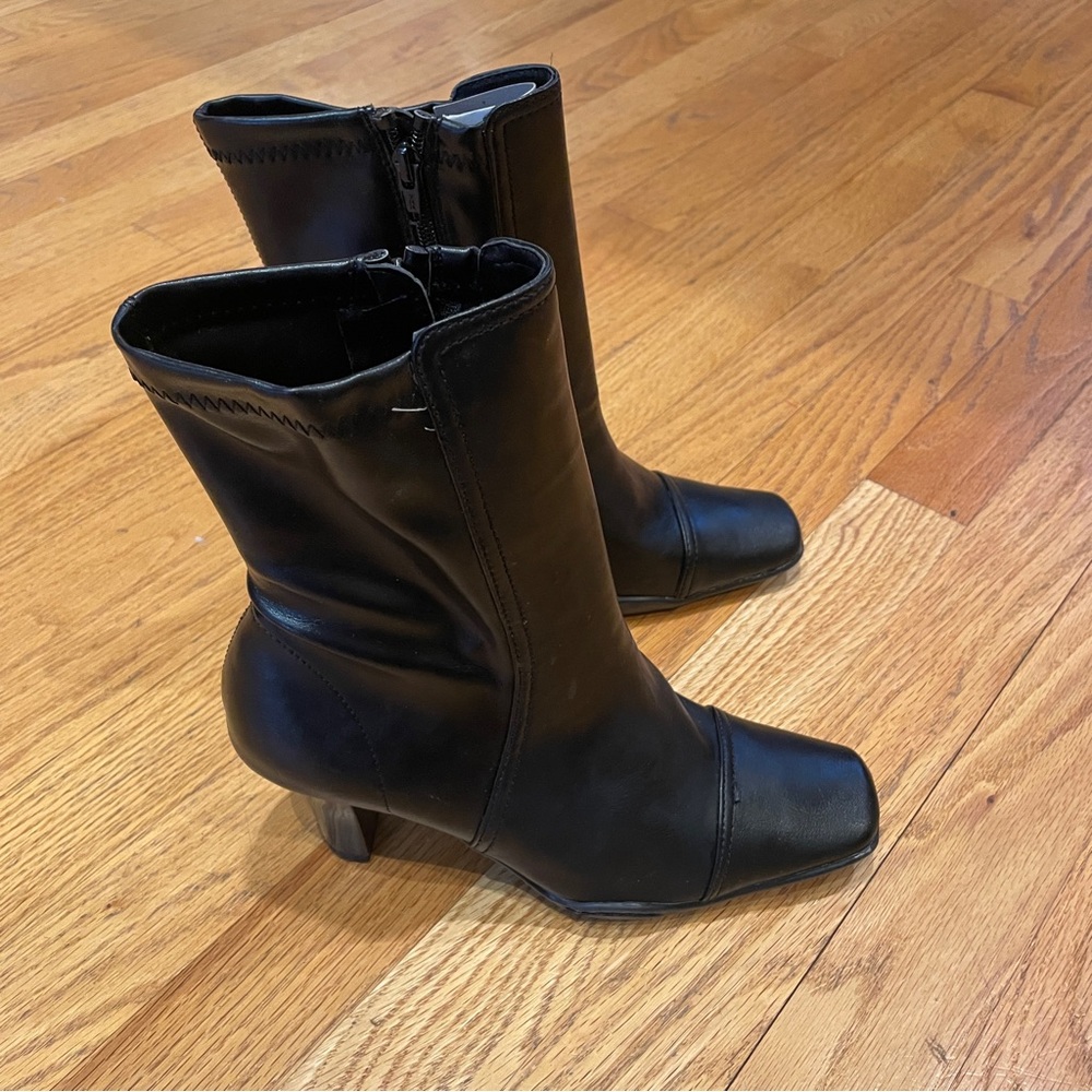 Elegant Black Ankle Boots
